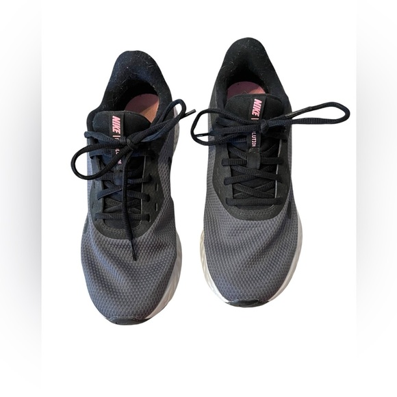 Women’s Nike Revolution 5 Psychic Pink With Dark Gray Sz 9.5 - Picture 4 of 8